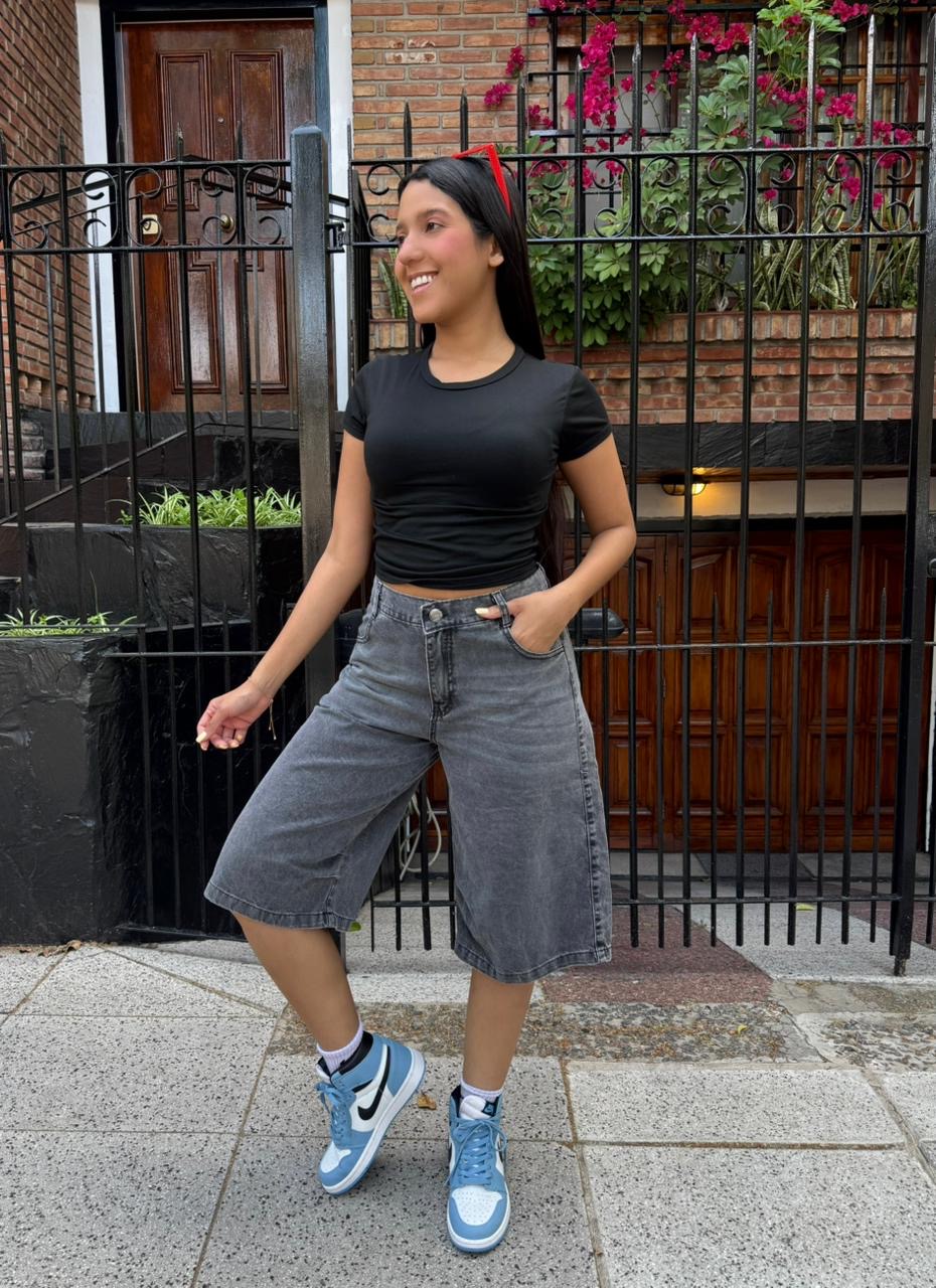 Alternative view of DETROIT GRIS ( BERMUDA BAGGY RÍGIDA)