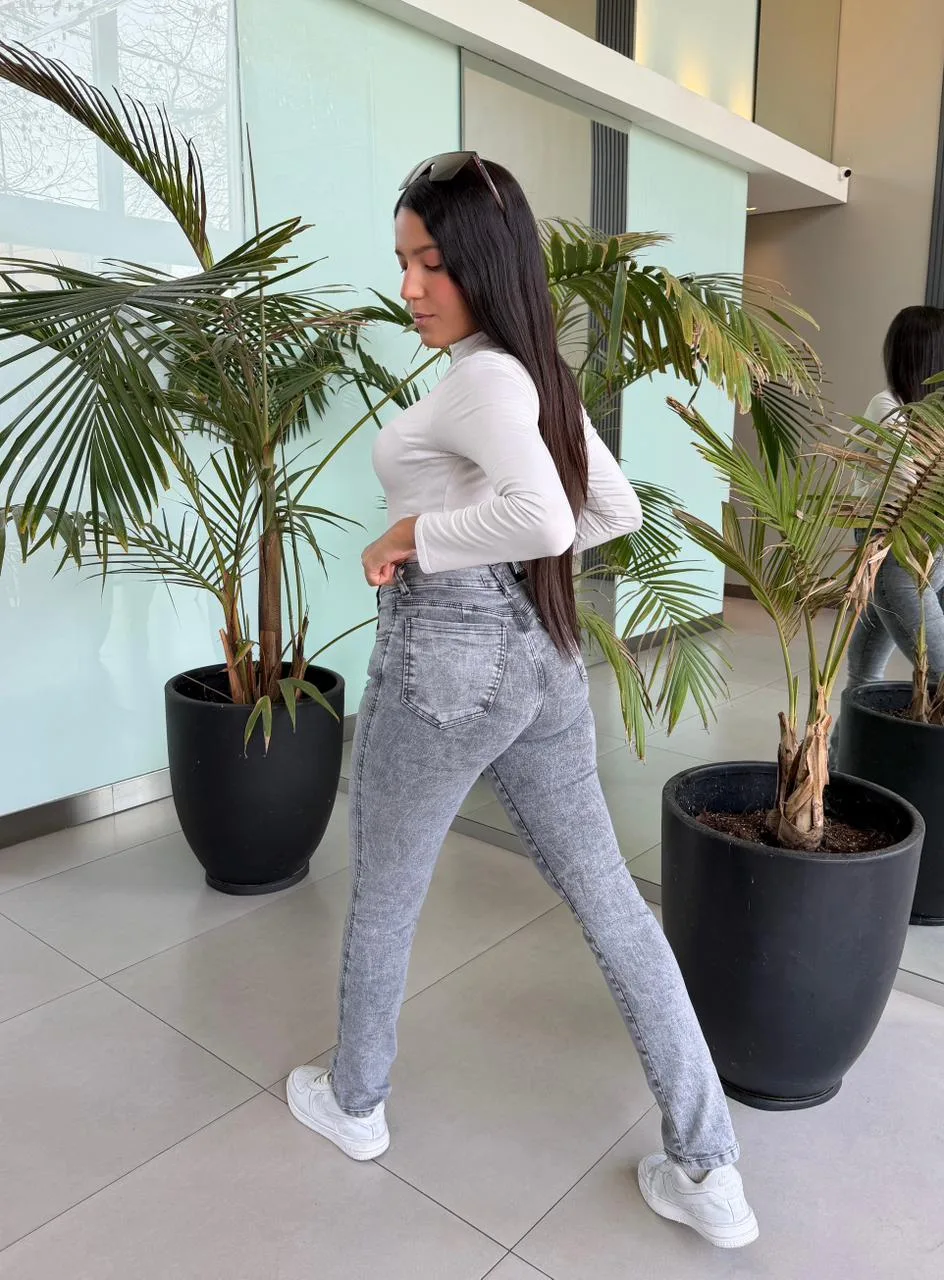 ASIA PLOMO
